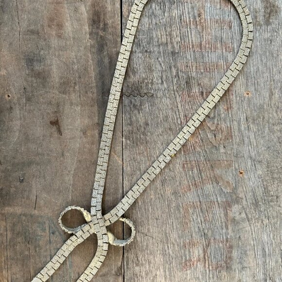 Vintage 1950s Metal Bow Necklace, Costume Jewelry Rhinestones - Picture 6 of 7